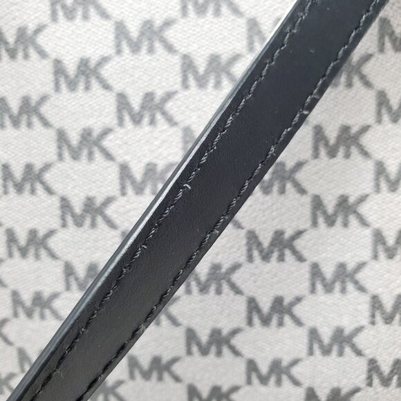 Michael Kors Emry Logo Signature Large Tote - Picture 10 of 15